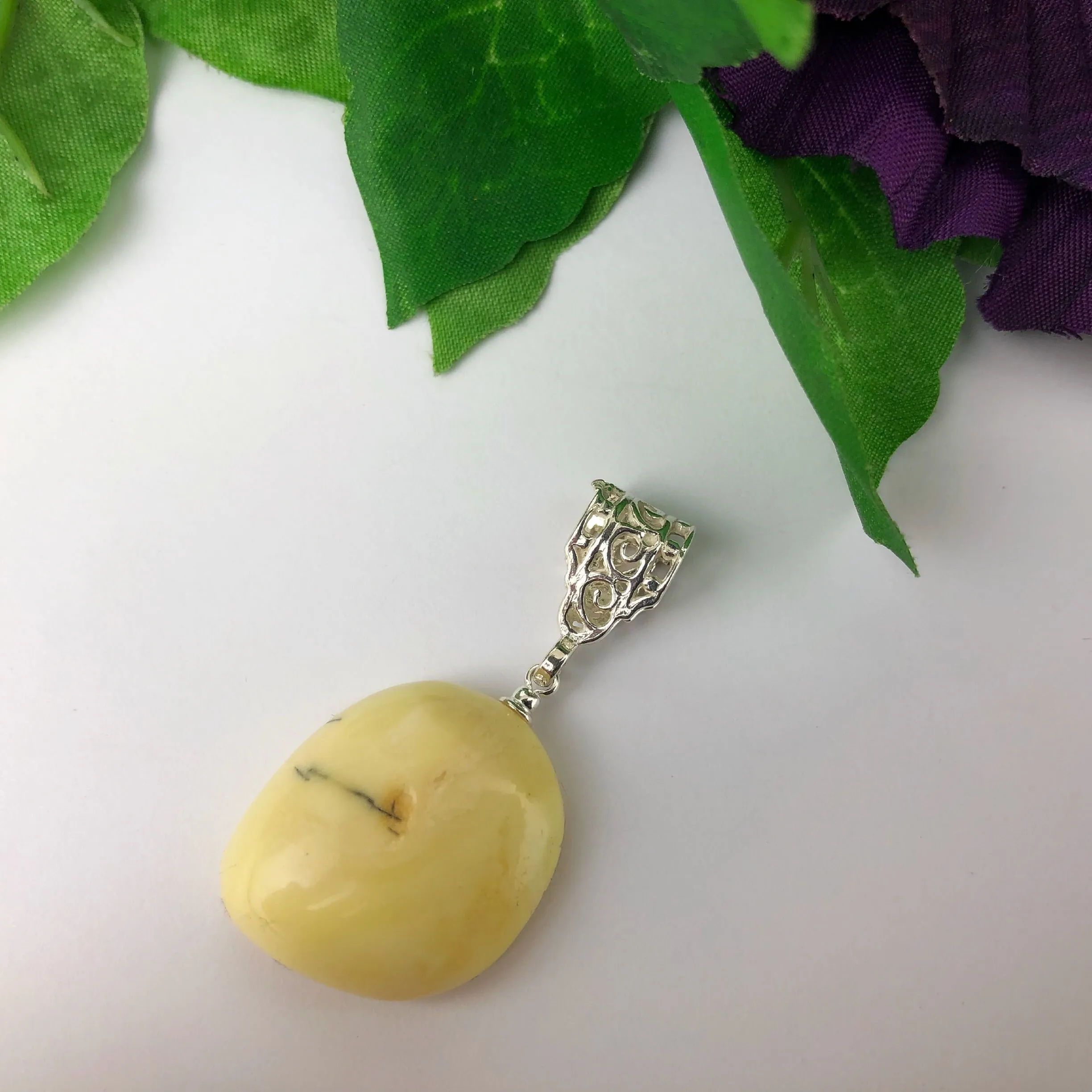 Buttermilk Pendant - VP225